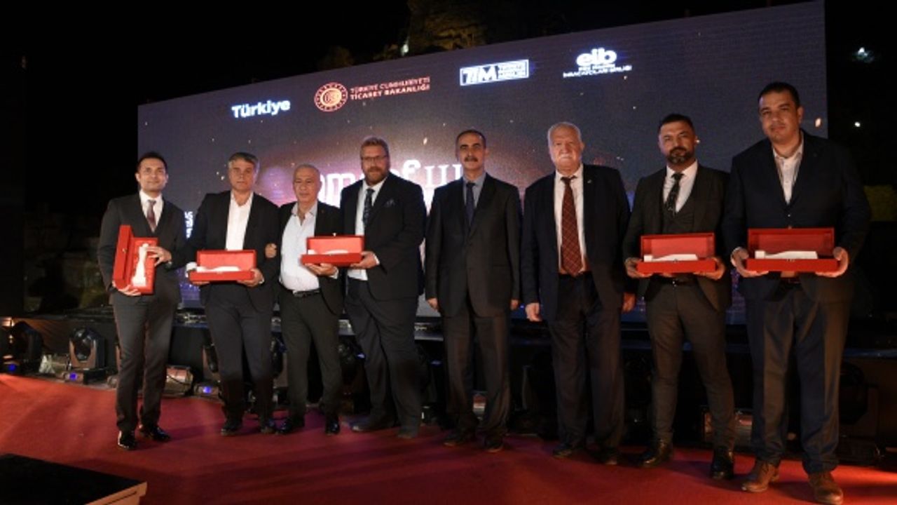 Doğaltaş sektöründe çifte ödül töreni