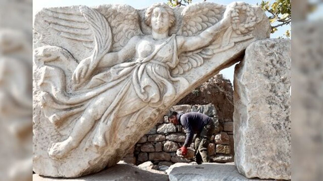 Efes'teki yangın tabakası altından 1400 yıllık beslenme alışkanlığı çıktı