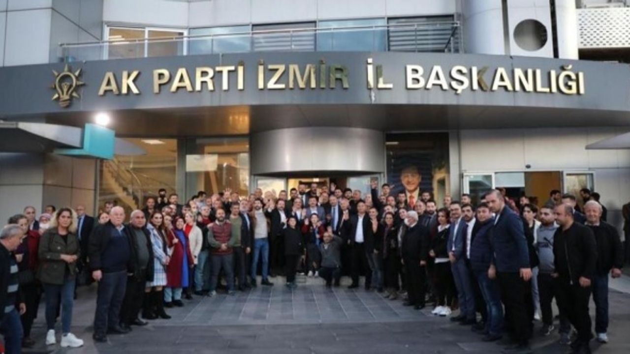 AK Parti İzmir'e 4 yılda 237 bin üye katıldı