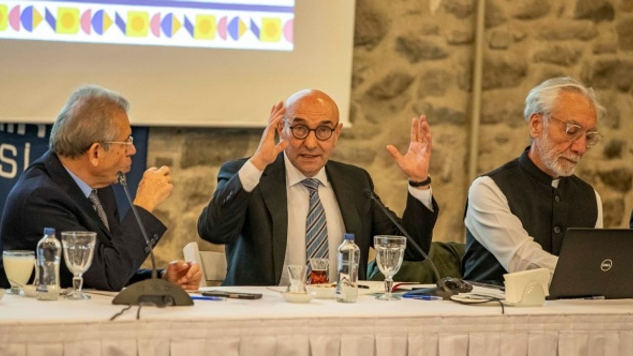 Başkan Soyer yeni belediye binası için İEKKK’yi topladı