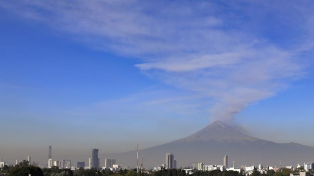  Popocatepetl Yanardağı’nda son 24 saatte 4 patlama