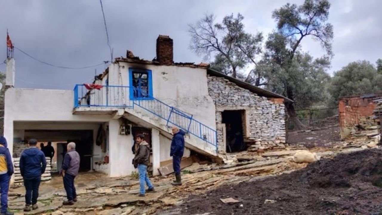  Soba kovasından çıkan yangında ev zarar gördü