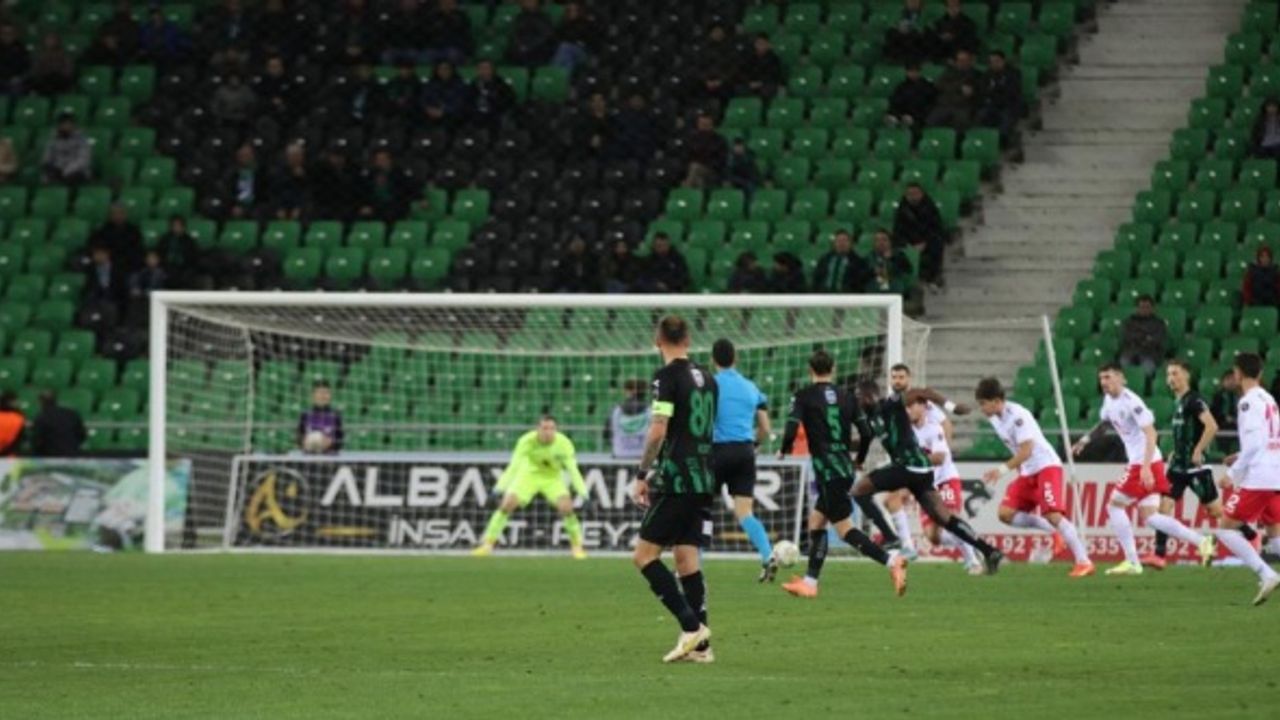Spor Toto 1. Lig: Sakaryaspor: 2 - Altınordu: 1