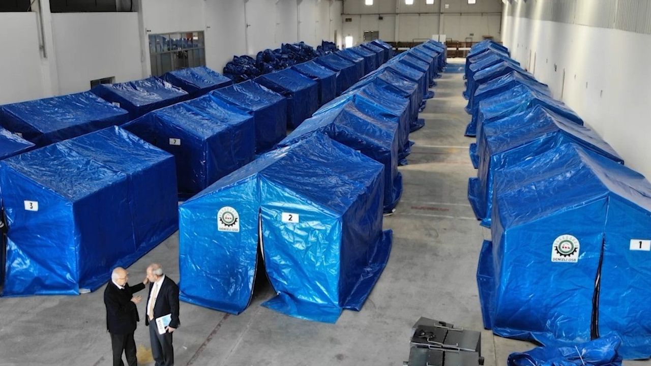Denizli OSB'de depremzedeler için çadırlar üretildi