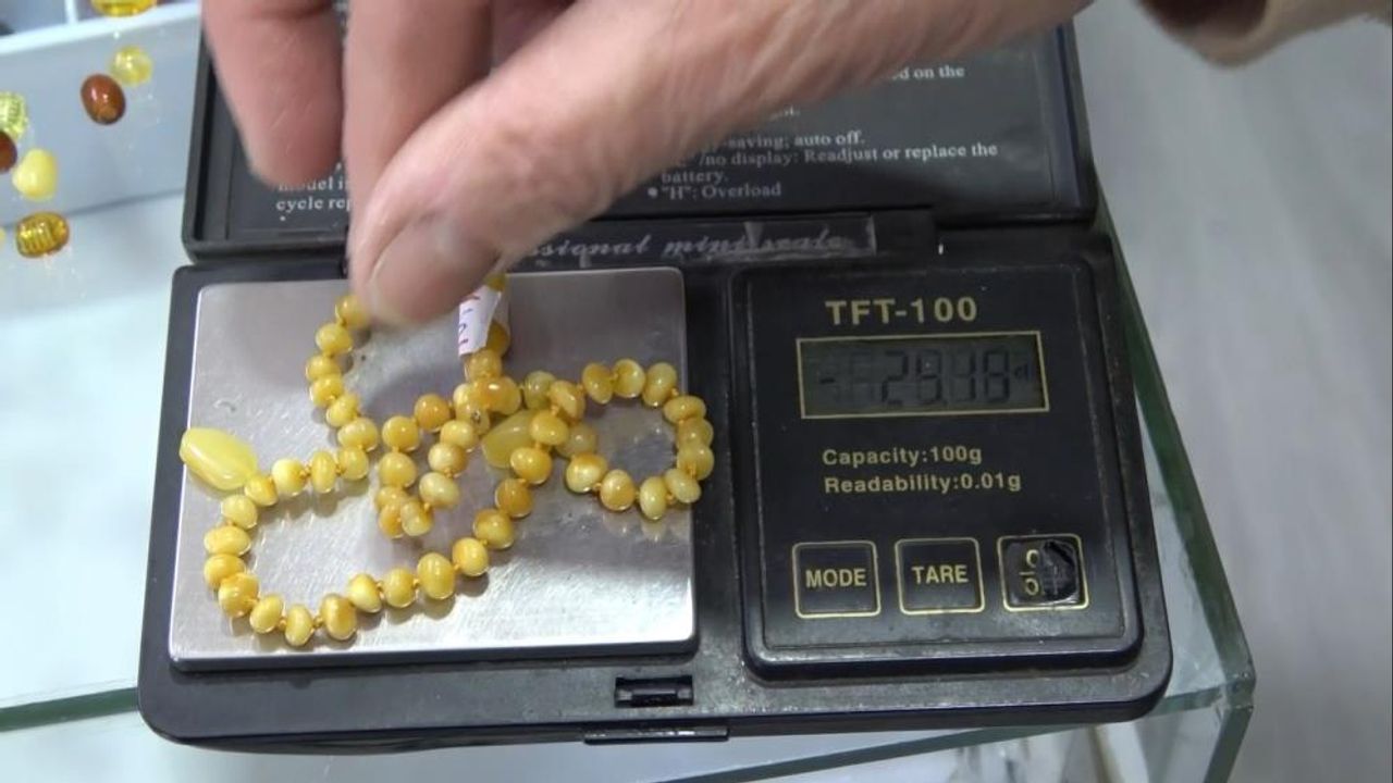 Kehribar taşı, altın gibi gramla satılıyor