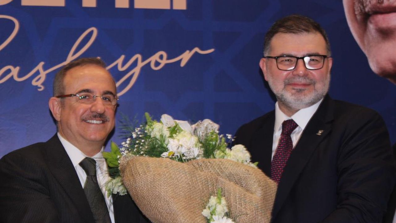 AK Parti İzmir'in yeni başkanı görevi devraldı