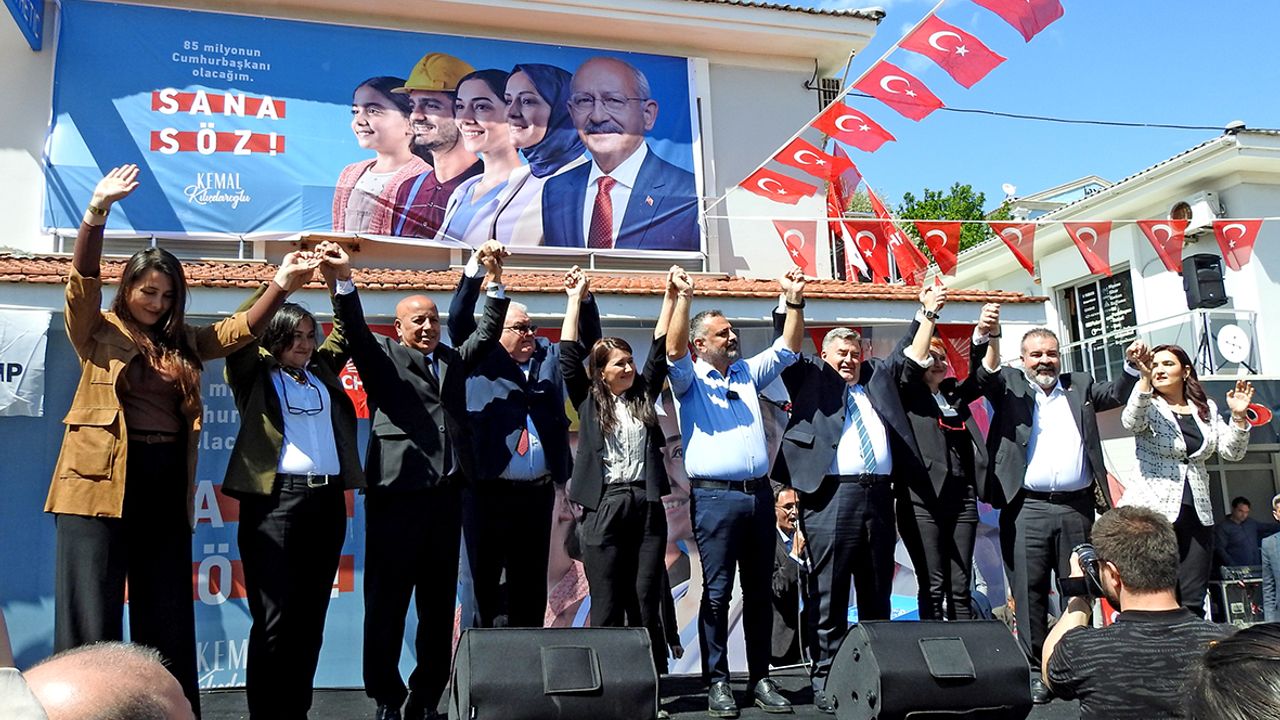 CHP Çeşme'de adaylarını tanıttı