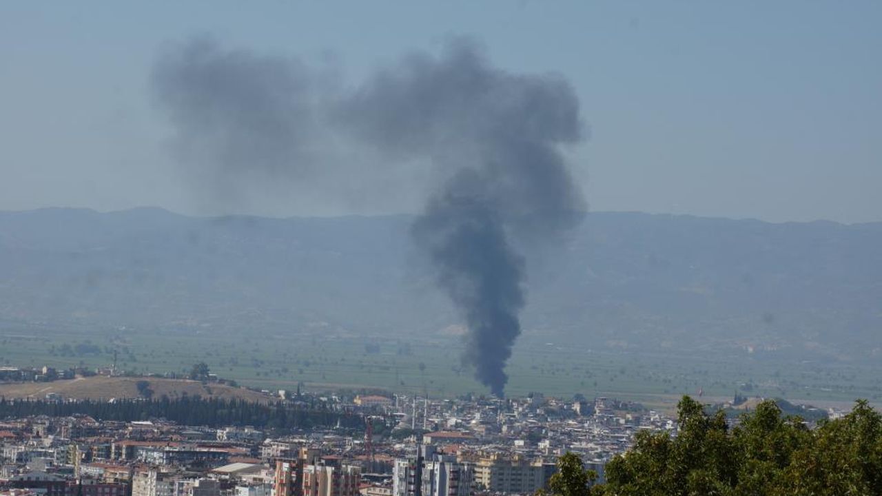 Aydın'ı kara duman sardı, vatandaşlar panikledi