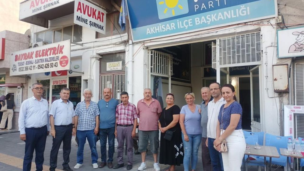 İYİ Parti Akhisar'da 14 kişi istifa etti