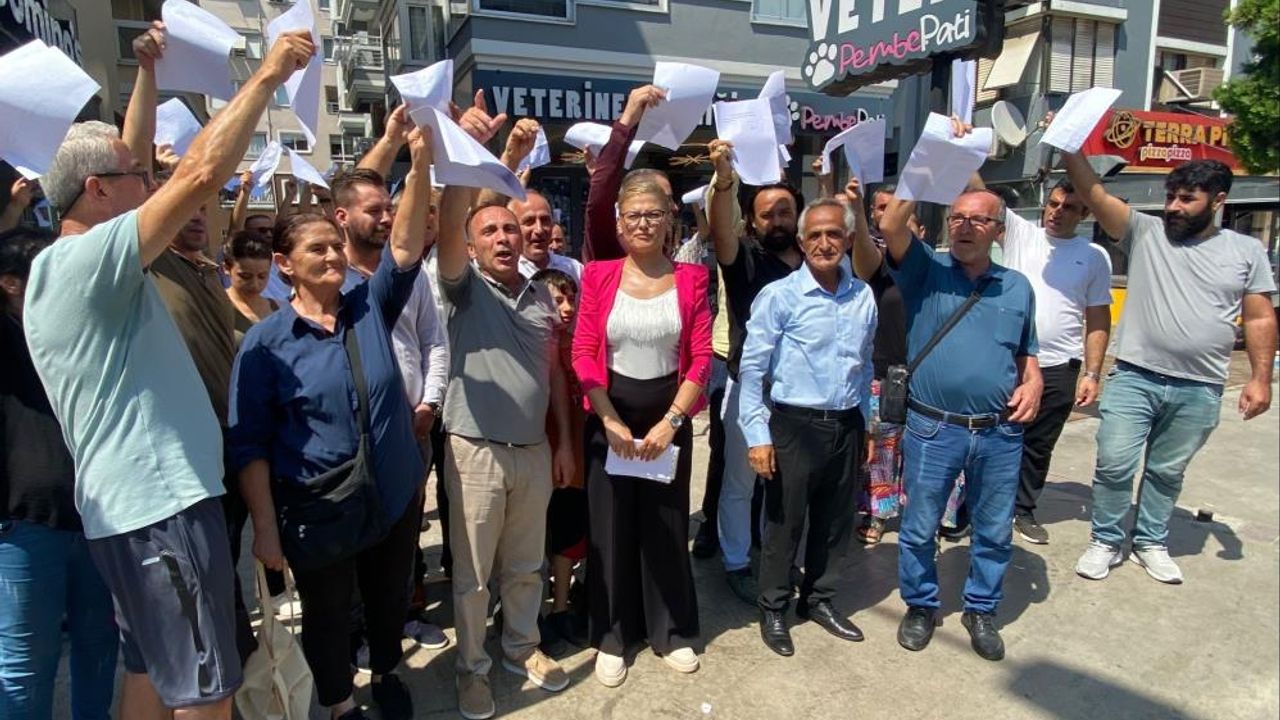  İYİ Parti İzmir’de istifa depremi yaşandı