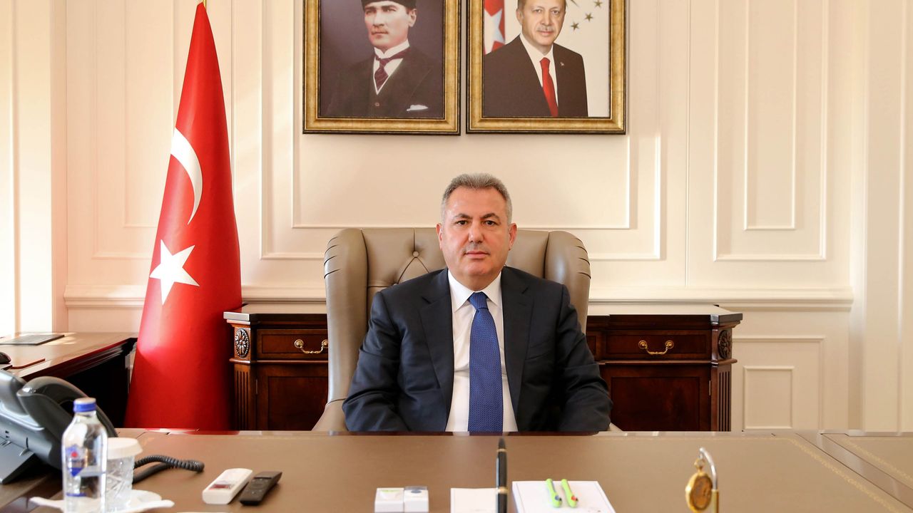 İzmir Valisi Dr. Süleyman Elban göreve başladı