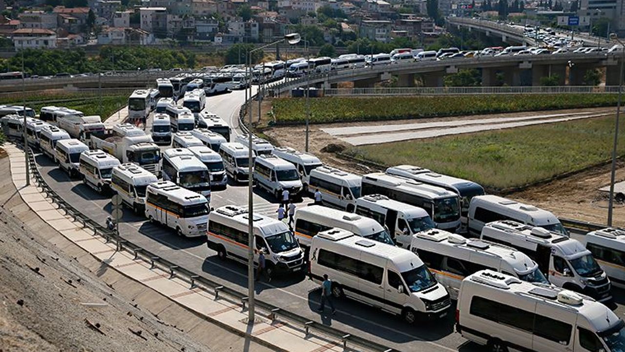 İzmir Büyükşehir Belediyesi 400 S plaka için ihaleye çıkıyor