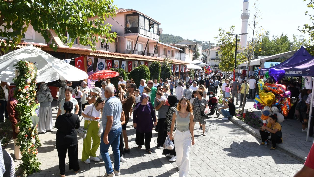 İzmirliler Kavacık Köyü'ne akın ettiler