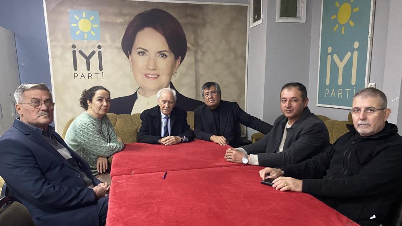 Manisa İYİ Parti'de istifa depremi