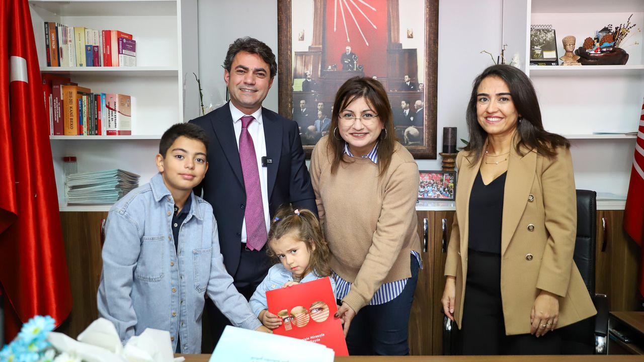 CHP Bayraklı'da Ulaş Aydın aday adayı oldu