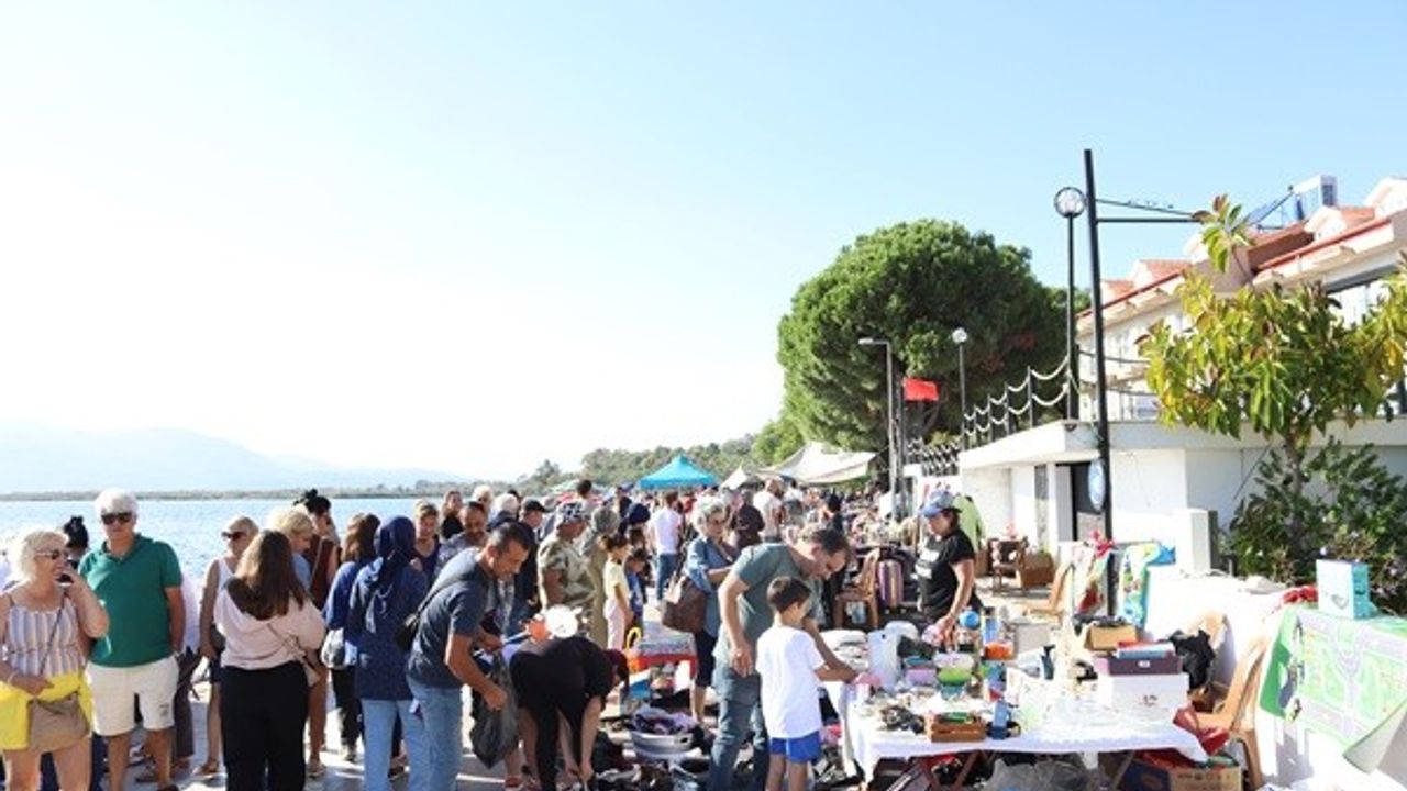 Köyceğiz ikinci el pazarında yoğunluk yaşandı