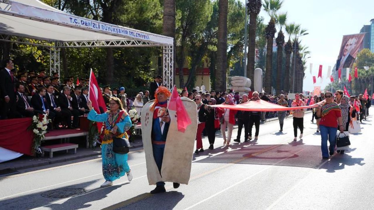Denizli’de Cumhuriyetin 102. yılı coşkuyla kutlandı