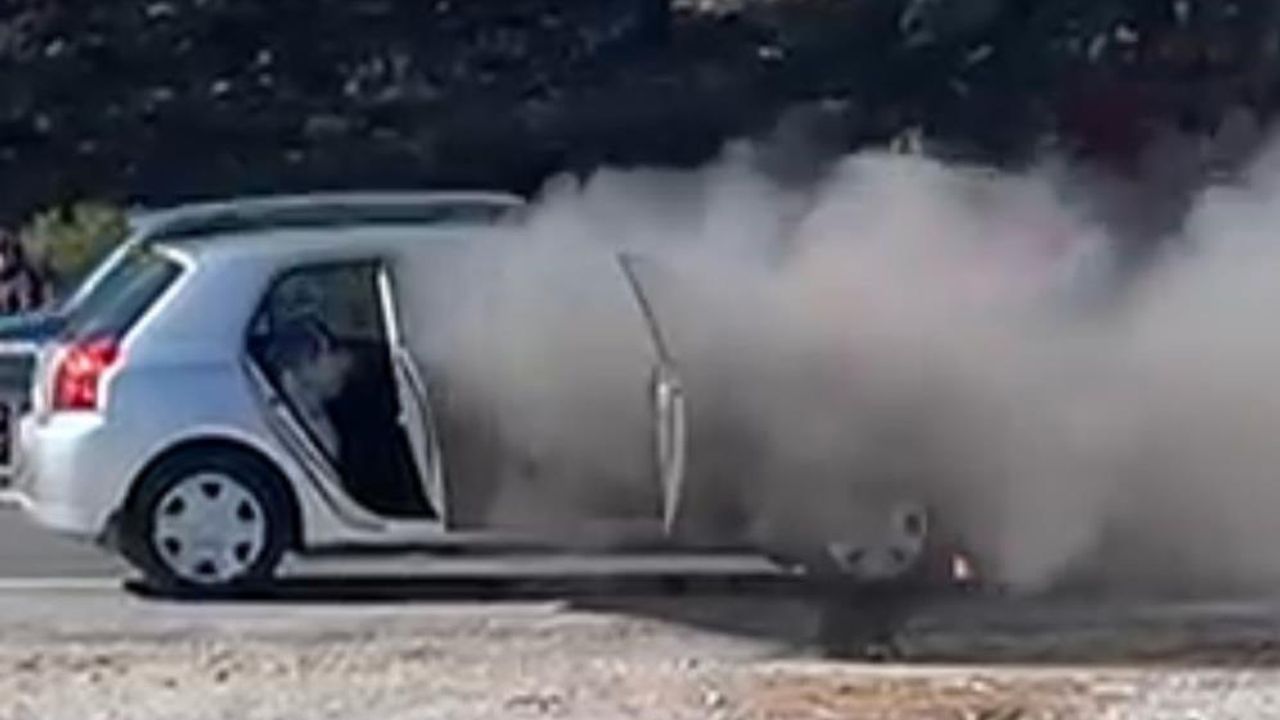 Sakar Geçidi'nde araç yangını