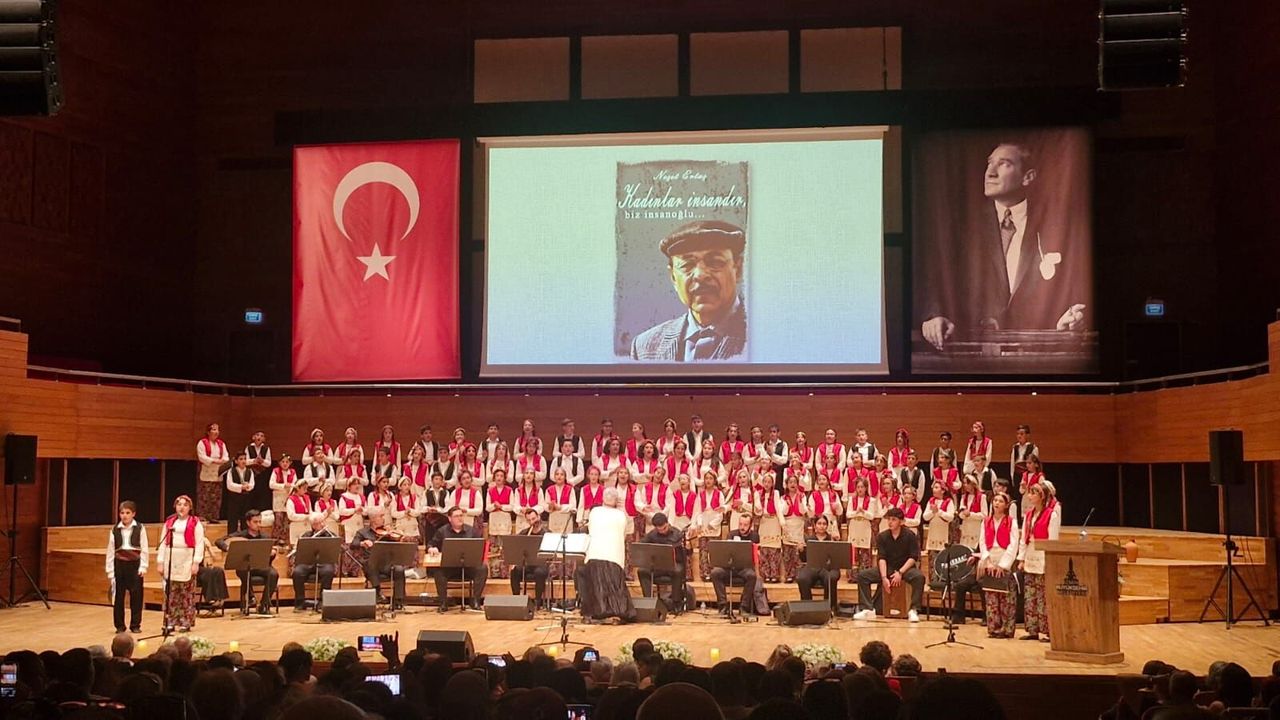 Çağdaş Yaşam Çocuk Korosu türkülerle umut verdi