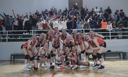 Karşıyaka Voleybol, durdurulamıyor