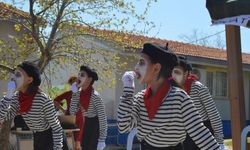 Dikili'de Tiyatro Günü kutlandı