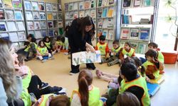 İzmir Ekonomili çocukların ‘kütüphane’ heyecanı