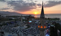 İzmirliler iftar sofrasında buluştu
