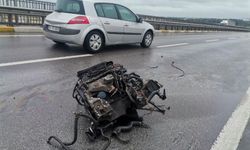 Trafik kazasında aracın motoru 25 metre uçtu