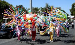 Alaçatı Ot Festivalinde renkli kortej