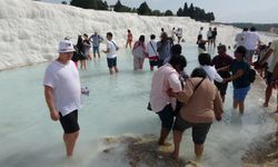  Beyaz cennet Pamukkale'de sonbahar yoğunluğu