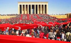 İzmir İş Dünyası 10 Kasım’da Atatürk’ü andı