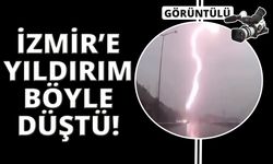 İzmir'de yıldırım düşme anı araç kamerasında