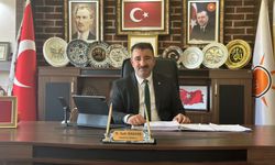 AK Partili Başdaş'tan Konak'ta borç pankartı çağrısı