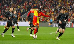 Göztepe, Anthony Dennis'in sözleşmesini uzattı