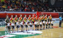 Göztepe Voleybol, yarı finale galibiyetle başladı