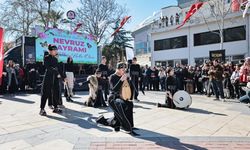 Denizli’de nevruz ateşi yandı, baharın coşkusu meydana taştı