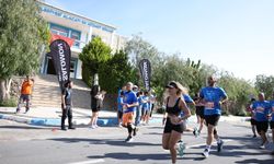 2 bin 606 sporcu Salomon Çeşme Maratonu’nda koştu