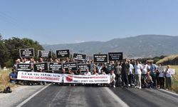 İşçiler eylem yaptı, Tire-Torbalı Karayolu’nu trafiğe kapattı