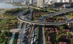 İzmir'de trafiğe kayıtlı araç sayısı 2 milyonu aştı