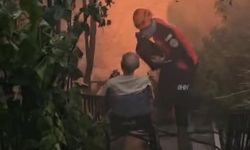 İzmir'de yangında kurtarma çalışmaları sürüyor