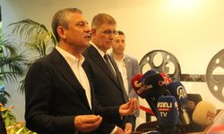 CHP Genel Başkanı Özgür Özel İzmir'de basın toplantısı düzenledi
