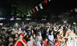 Honozlılar Kiraz Festivali'nde müziğe doydu