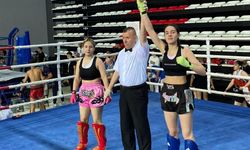 Yağmur Denizli’den kick boksta tarihi zafer