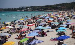 Çeşme Belediyesi plajları bir kez daha Mavi Bayrak kazandı