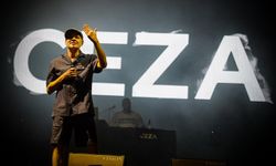 Ceza, İzmir'den barış mesajı verdi