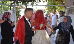 Taylandlı Apinya, Denizli'ye gelin geldi