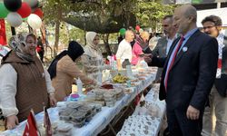İzmir’de Gazze için çarşı kuruldu