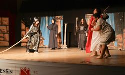 "Hades'e Yolculuk" tiyatro severlerle buluştu