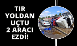 İzmir'de kontrolden çıkan tır yan yola uçtu: 2 araç ezildi