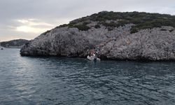 Bodrum'da bot kayalıklara çarptı: 4 yaralı